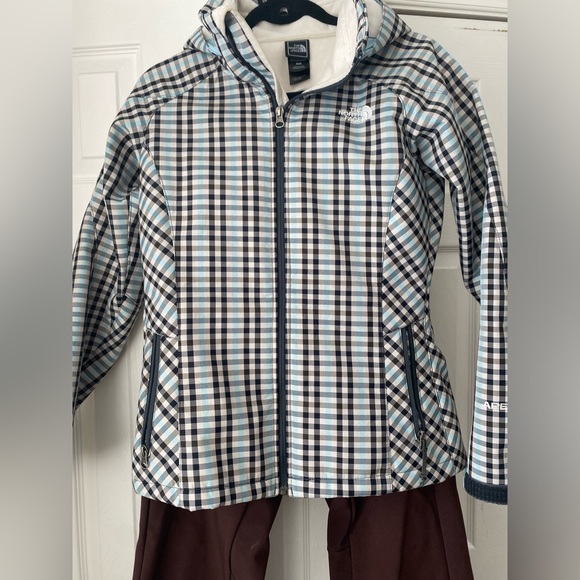 North Face ski and Snowboard 2 piece suit - Picture 7 of 9